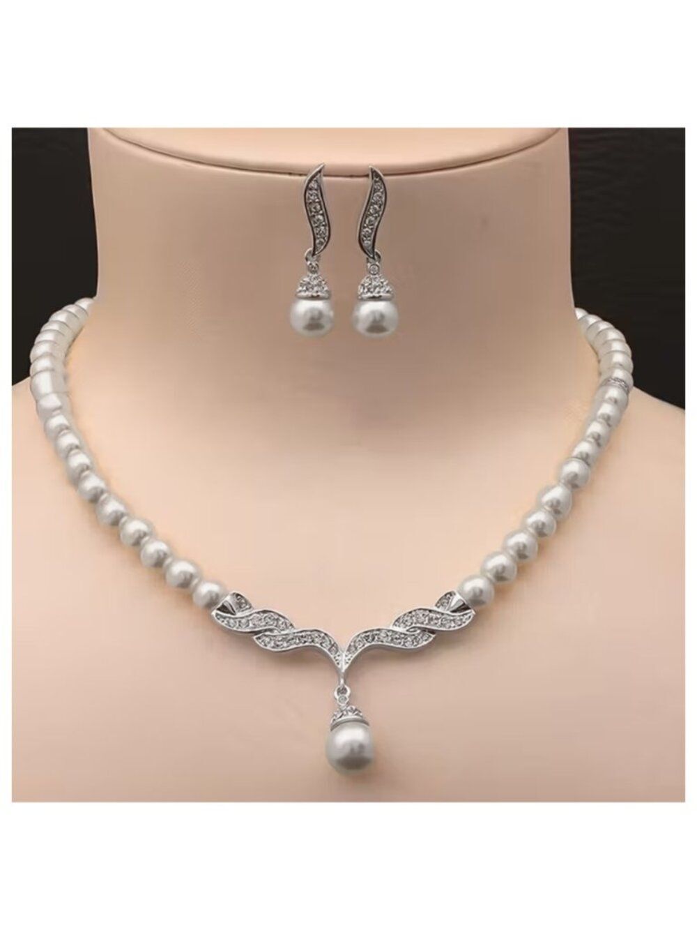NWT Faux Pearls Statement Necklace Matching Earrings